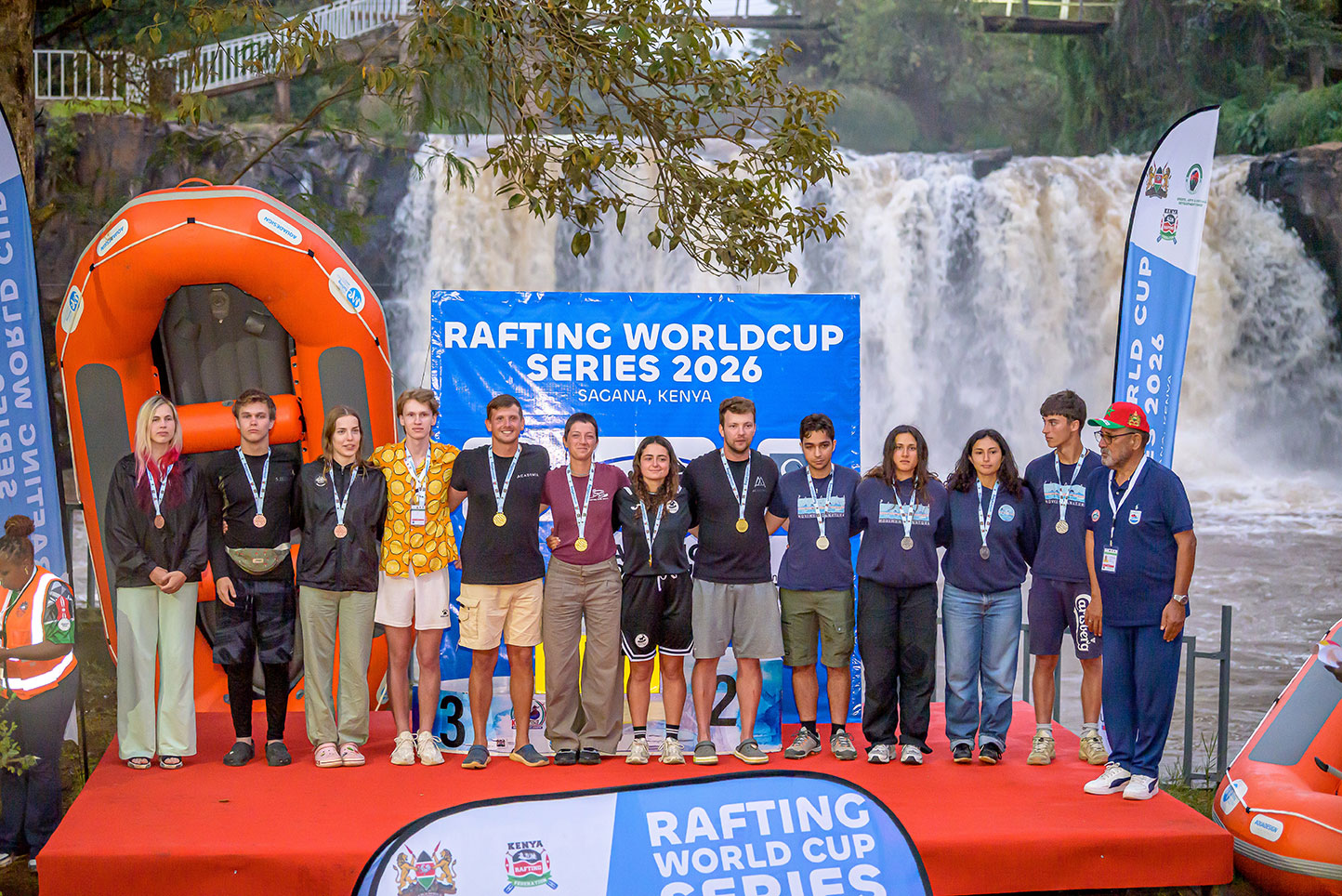 team-neautral-in-kenya-for-rafting-world-cup