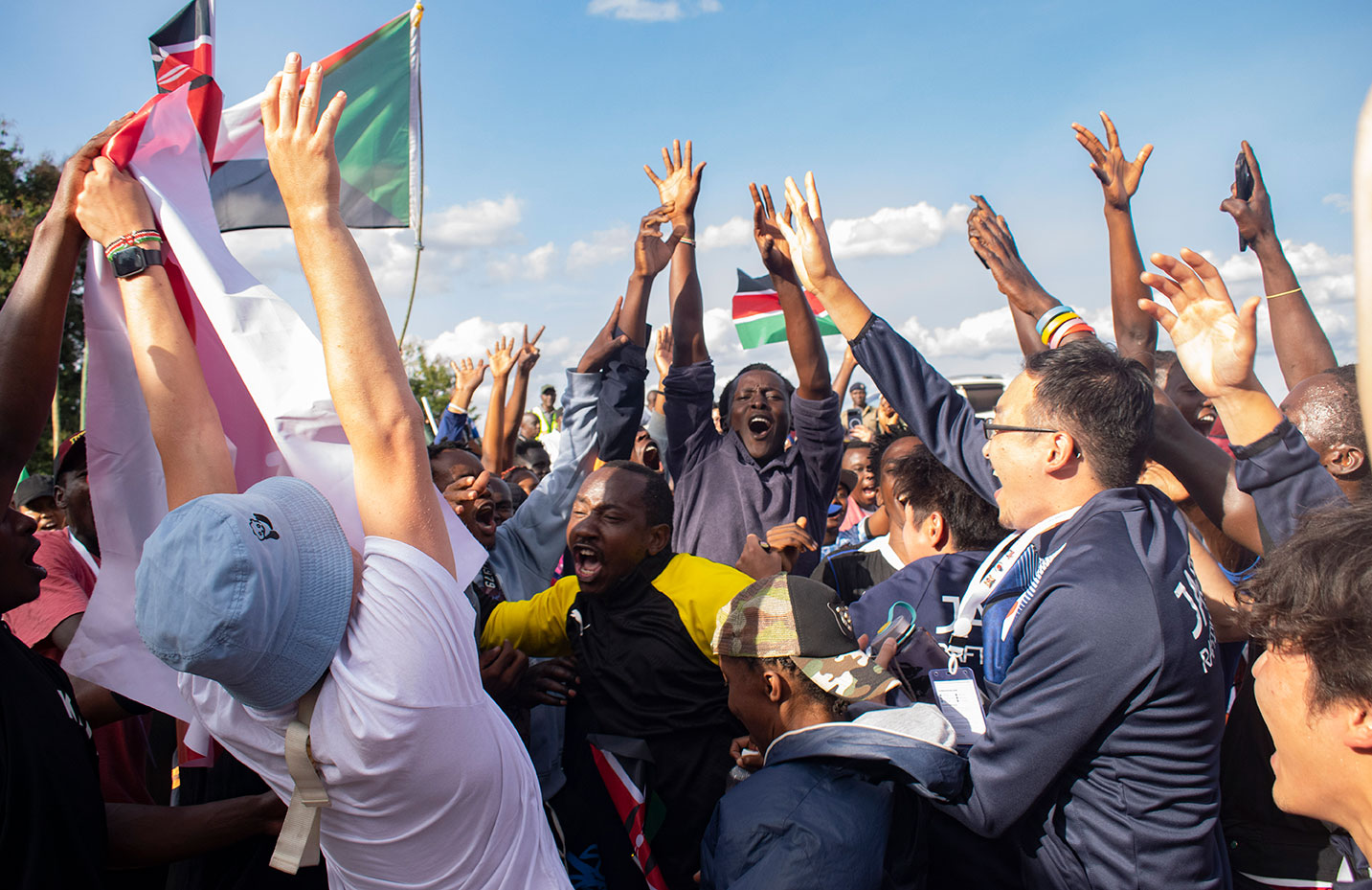 white-water-rafting-teams-meet-in-rapids-camp-sagana